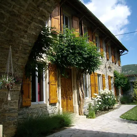 לינה וארוחת בוקר Les Tilleuls Adults Only Saint-Georges-de-Luzençon