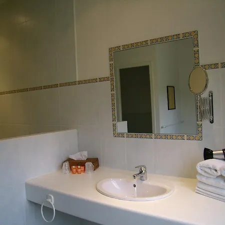 Les Tilleuls Adults Only Bed & Breakfast Saint-Georges-de-Luzencon